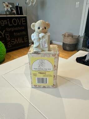 Precious Moments Happy Birthday Dear Jesus Addition to The Nativity Figurine 524